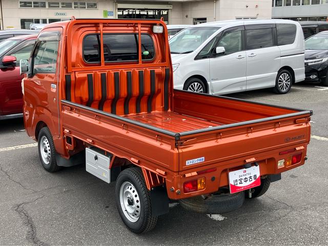 ハイゼットトラックエクストラ　４ＷＤ４ＷＤ　４速ＡＴ　ナビ／ＢＴ／ＤＴＶ／ＤＩＳＣ　フォグランプ　荷台作業灯　リヤ４枚リーフスプリング　テールゲートチェーン　フロントダークメッキガーニッシュ　工具箱　フロアイルミネーション　キーレス（千葉県）の中古車