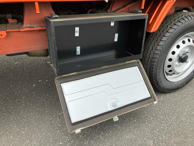 ハイゼットトラックエクストラ　４ＷＤ４ＷＤ　４速ＡＴ　ナビ／ＢＴ／ＤＴＶ／ＤＩＳＣ　フォグランプ　荷台作業灯　リヤ４枚リーフスプリング　テールゲートチェーン　フロントダークメッキガーニッシュ　工具箱　フロアイルミネーション　キーレス（千葉県）の中古車