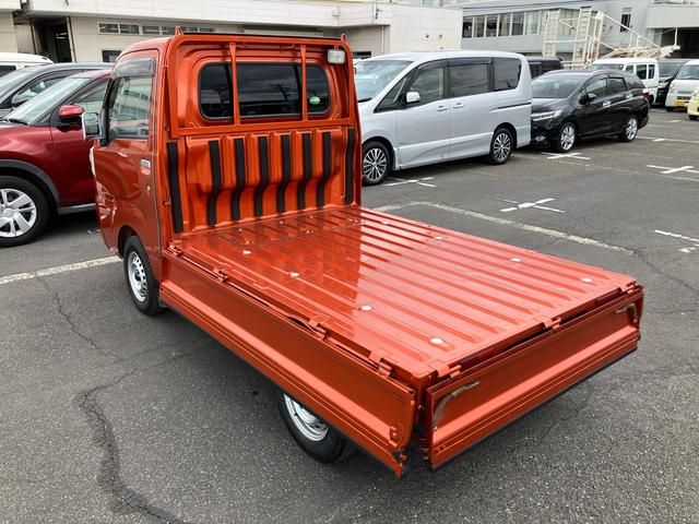 ハイゼットトラックエクストラ　４ＷＤ４ＷＤ　４速ＡＴ　ナビ／ＢＴ／ＤＴＶ／ＤＩＳＣ　フォグランプ　荷台作業灯　リヤ４枚リーフスプリング　テールゲートチェーン　フロントダークメッキガーニッシュ　工具箱　フロアイルミネーション　キーレス（千葉県）の中古車