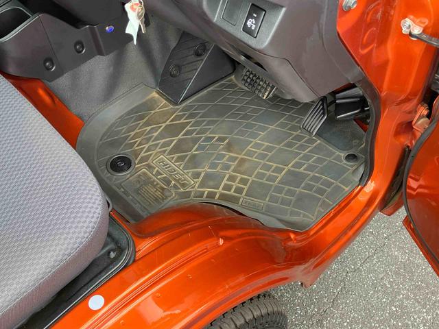 ハイゼットトラックエクストラ　４ＷＤ４ＷＤ　４速ＡＴ　ナビ／ＢＴ／ＤＴＶ／ＤＩＳＣ　フォグランプ　荷台作業灯　リヤ４枚リーフスプリング　テールゲートチェーン　フロントダークメッキガーニッシュ　工具箱　フロアイルミネーション　キーレス（千葉県）の中古車