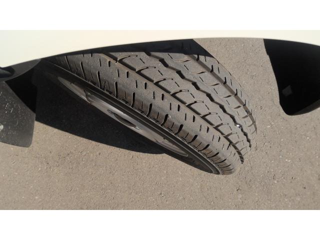 ハイゼットカーゴＤＸ４ＷＤ　サポカーＳワイド適合　ラジオ　エアコン　アクセサリーソケット　コーナーセンサー　アイドリングストップ　光軸調整ダイヤル　横滑り防止機能　誤発進抑制機能　パワーウインドウ　キーレス（神奈川県）の中古車