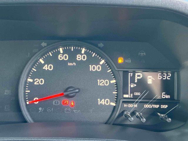 ハイゼットカーゴクルーズ左右分割可倒式リヤシート　プッシュボタンスターター　電動格納式カラードドアミラー　衝突被害軽減ブレーキ　コーナーセンサー　オーバーヘッドシェルフ　荷室ＬＥＤルームランプ　スライドドアイージークローザー（千葉県）の中古車