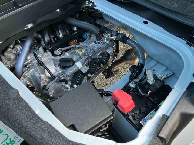ハイゼットカーゴクルーズ左右分割可倒式リヤシート　プッシュボタンスターター　電動格納式カラードドアミラー　衝突被害軽減ブレーキ　コーナーセンサー　オーバーヘッドシェルフ　荷室ＬＥＤルームランプ　スライドドアイージークローザー（千葉県）の中古車
