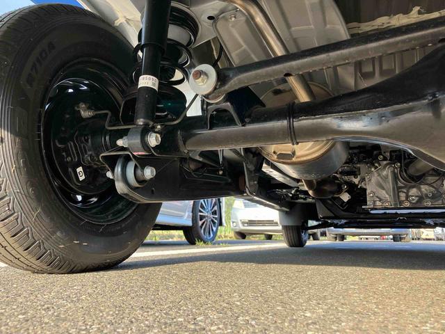 ハイゼットカーゴクルーズ左右分割可倒式リヤシート　プッシュボタンスターター　電動格納式カラードドアミラー　衝突被害軽減ブレーキ　コーナーセンサー　オーバーヘッドシェルフ　荷室ＬＥＤルームランプ　スライドドアイージークローザー（千葉県）の中古車