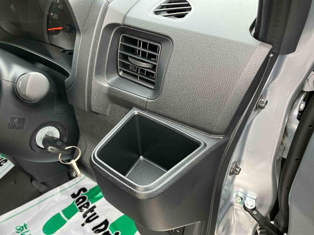 ハイゼットカーゴＤＸオートライト／衝突回避支援システム／オートハイビーム／横滑り防止装置／コーナーセンサー／スペアタイヤ／ＡＭ・ＦＭラジオ／マニュアルエアコン／アイドリングストップ／キーレス／オーバーヘッドシェルフ（千葉県）の中古車