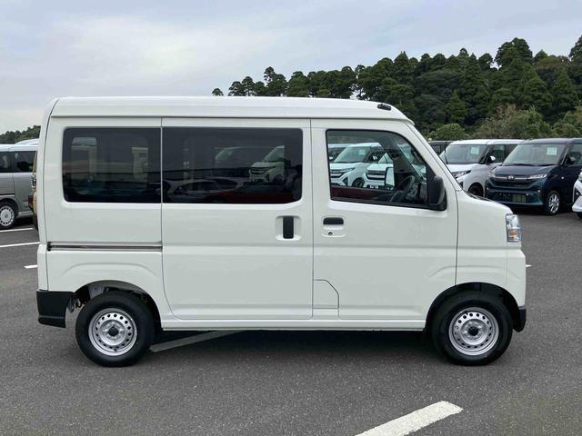 ハイゼットカーゴＤＸオートライト／衝突回避支援システム／オートハイビーム／横滑り防止装置／コーナーセンサー／スペアタイヤ／ＡＭ・ＦＭラジオ／マニュアルエアコン／アイドリングストップ／キーレス／オーバーヘッドシェルフ（千葉県）の中古車
