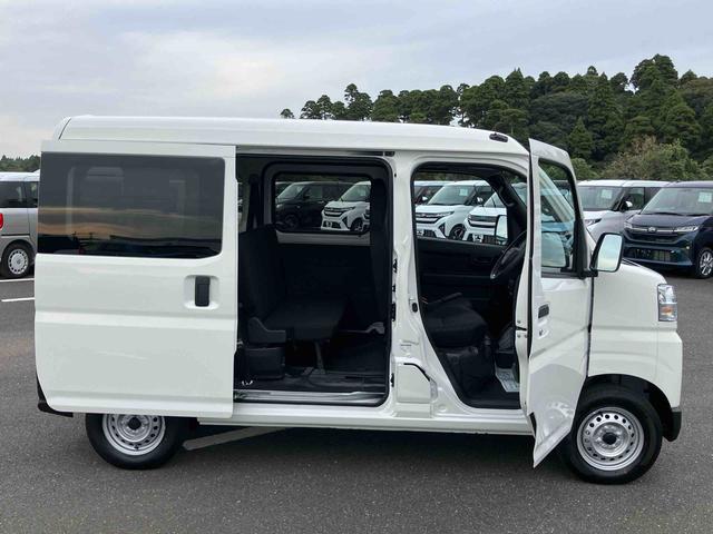 ハイゼットカーゴＤＸオートライト／衝突回避支援システム／オートハイビーム／横滑り防止装置／コーナーセンサー／スペアタイヤ／ＡＭ・ＦＭラジオ／マニュアルエアコン／アイドリングストップ／キーレス／オーバーヘッドシェルフ（千葉県）の中古車