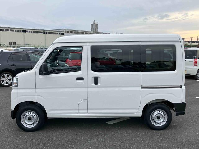 ハイゼットカーゴＤＸオートライト／衝突回避支援システム／オートハイビーム／横滑り防止装置／コーナーセンサー／スペアタイヤ／ＡＭ・ＦＭラジオ／マニュアルエアコン／アイドリングストップ／キーレス／オーバーヘッドシェルフ（千葉県）の中古車