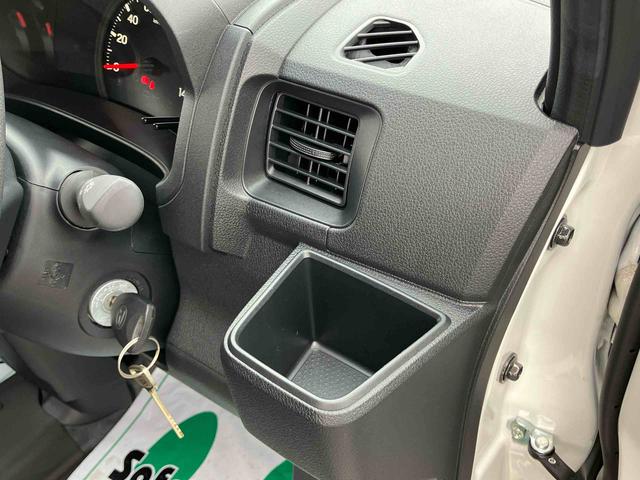 ハイゼットカーゴＤＸオートライト／衝突回避支援システム／オートハイビーム／横滑り防止装置／コーナーセンサー／スペアタイヤ／ＡＭ・ＦＭラジオ／マニュアルエアコン／アイドリングストップ／キーレス／オーバーヘッドシェルフ（千葉県）の中古車