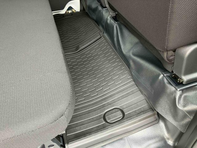 ハイゼットカーゴＤＸオートライト／衝突回避支援システム／オートハイビーム／横滑り防止装置／コーナーセンサー／スペアタイヤ／ＡＭ・ＦＭラジオ／マニュアルエアコン／アイドリングストップ／キーレス／オーバーヘッドシェルフ（千葉県）の中古車