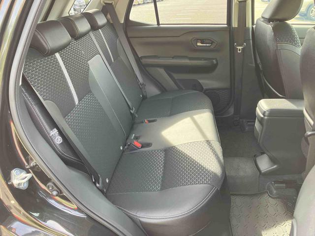 ロッキープレミアムG HEVアダプティブクルコン LEDヘッドライト&フォグランプ バックフォグランプ 17インチアルミホイール シートヒーター 電動駐車ブレーキ コーナーセンサー 衝突被害軽減ブレーキ(千葉県)の中古車