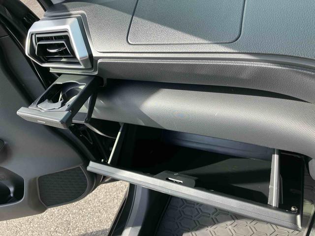 ロッキープレミアムG HEVアダプティブクルコン LEDヘッドライト&フォグランプ バックフォグランプ 17インチアルミホイール シートヒーター 電動駐車ブレーキ コーナーセンサー 衝突被害軽減ブレーキ(千葉県)の中古車