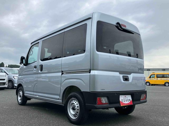 ハイゼットカーゴデラックスオートライト／衝突回避支援システム／オートハイビーム／横滑り防止装置／コーナーセンサー／スペアタイヤ／ＡＭ・ＦＭラジオ／マニュアルエアコン／アイドリングストップ／キーレス／オーバーヘッドシェルフ（千葉県）の中古車