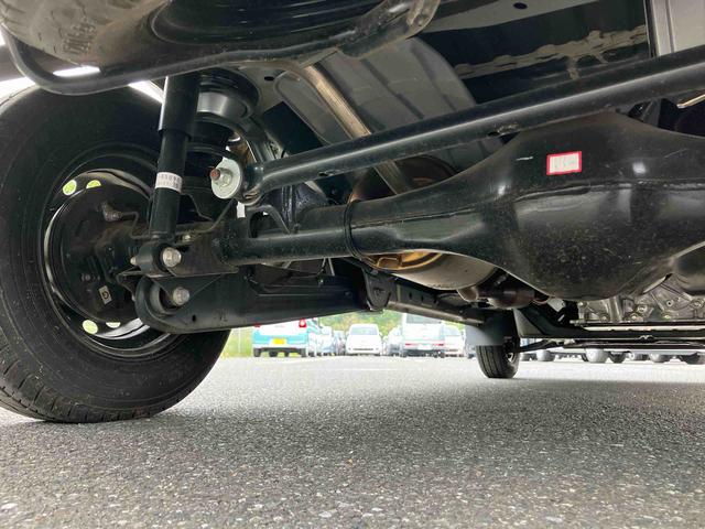 ハイゼットカーゴデラックスオートライト／衝突回避支援システム／オートハイビーム／横滑り防止装置／コーナーセンサー／スペアタイヤ／ＡＭ・ＦＭラジオ／マニュアルエアコン／アイドリングストップ／キーレス／オーバーヘッドシェルフ（千葉県）の中古車