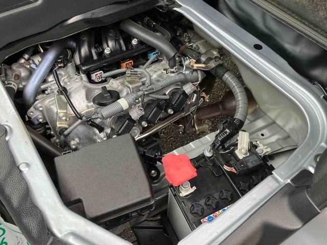 ハイゼットカーゴデラックスオートライト／衝突回避支援システム／オートハイビーム／横滑り防止装置／コーナーセンサー／スペアタイヤ／ＡＭ・ＦＭラジオ／マニュアルエアコン／アイドリングストップ／キーレス／オーバーヘッドシェルフ（千葉県）の中古車