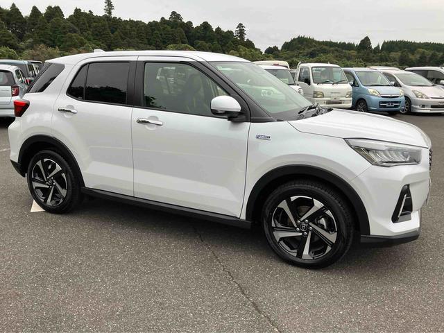 ロッキープレミアムＧ　ＨＥＶアダプティブクルコン　ＬＥＤヘッドライト＆フォグランプ　バックフォグランプ　１７インチアルミホイール　シートヒーター　電動駐車ブレーキ　コーナーセンサー　衝突被害軽減ブレーキ（千葉県）の中古車