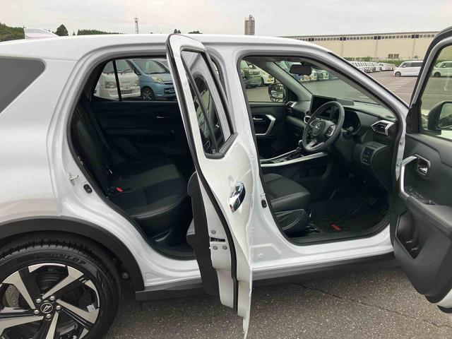 ロッキープレミアムＧ　ＨＥＶアダプティブクルコン　ＬＥＤヘッドライト＆フォグランプ　バックフォグランプ　１７インチアルミホイール　シートヒーター　電動駐車ブレーキ　コーナーセンサー　衝突被害軽減ブレーキ（千葉県）の中古車