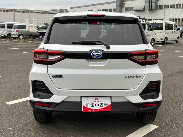 ロッキープレミアムＧ　ＨＥＶアダプティブクルコン　ＬＥＤヘッドライト＆フォグランプ　バックフォグランプ　１７インチアルミホイール　シートヒーター　電動駐車ブレーキ　コーナーセンサー　衝突被害軽減ブレーキ（千葉県）の中古車