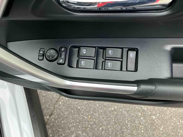 ロッキープレミアムＧ　ＨＥＶアダプティブクルコン　ＬＥＤヘッドライト＆フォグランプ　バックフォグランプ　１７インチアルミホイール　シートヒーター　電動駐車ブレーキ　コーナーセンサー　衝突被害軽減ブレーキ（千葉県）の中古車