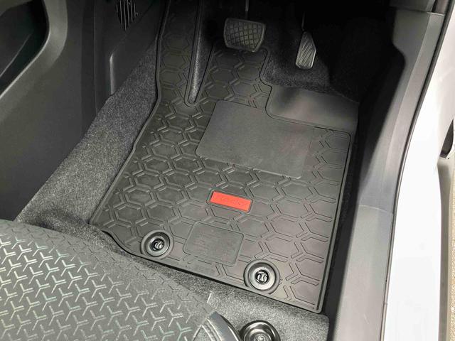 ロッキープレミアムＧ　ＨＥＶアダプティブクルコン　ＬＥＤヘッドライト＆フォグランプ　バックフォグランプ　１７インチアルミホイール　シートヒーター　電動駐車ブレーキ　コーナーセンサー　衝突被害軽減ブレーキ（千葉県）の中古車