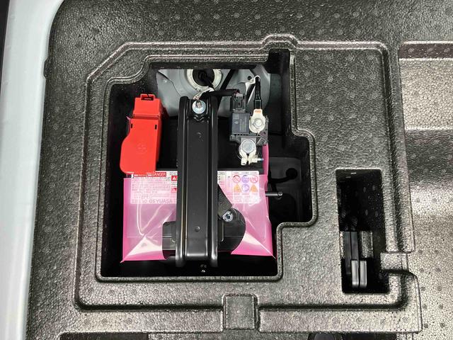 ロッキープレミアムＧ　ＨＥＶアダプティブクルコン　ＬＥＤヘッドライト＆フォグランプ　バックフォグランプ　１７インチアルミホイール　シートヒーター　電動駐車ブレーキ　コーナーセンサー　衝突被害軽減ブレーキ（千葉県）の中古車