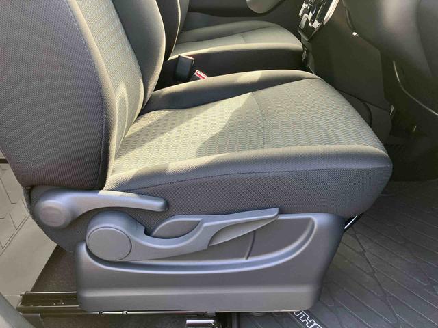 トールカスタムＧＬＥＤヘッドライト＆フォグランプ　アダプティブクルコン　１４インチアルミホイール　両側電動スライドドア　電動パーキングブレーキ　プッシュボタンスターター　コーナーセンサー　衝突被害軽減ブレーキ（千葉県）の中古車