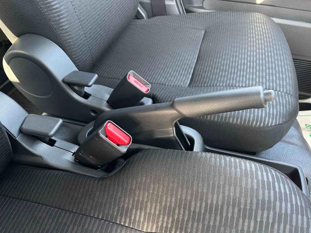 ハイゼットカーゴＤＸオートライト／衝突回避支援システム／オートハイビーム／横滑り防止装置／コーナーセンサー／スペアタイヤ／ＡＭ・ＦＭラジオ／マニュアルエアコン／アイドリングストップ／キーレス／オーバーヘッドシェルフ（千葉県）の中古車