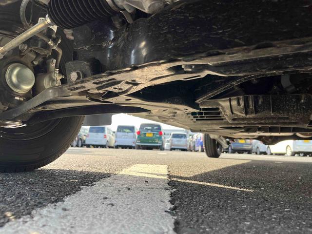 ハイゼットカーゴＤＸオートライト／衝突回避支援システム／オートハイビーム／横滑り防止装置／コーナーセンサー／スペアタイヤ／ＡＭ・ＦＭラジオ／マニュアルエアコン／アイドリングストップ／キーレス／オーバーヘッドシェルフ（千葉県）の中古車