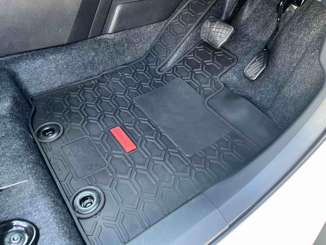 ロッキープレミアムＧ　ＨＥＶ衝突回避支援システム／横滑り防止装置／コーナーセンサー／オートエアコン／プッシュボタンエンジンスターター／アダプティブドライビングビーム／ＬＥＤヘッドライト／電動格納ドアミラー／オートライト（千葉県）の中古車