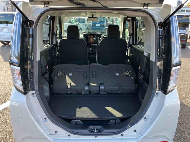 トールカスタムＧＬＥＤヘッドライト＆フォグランプ　アダプティブクルコン　１４インチアルミホイール　両側電動スライドドア　電動パーキングブレーキ　プッシュボタンスターター　コーナーセンサー　衝突被害軽減ブレーキ（千葉県）の中古車