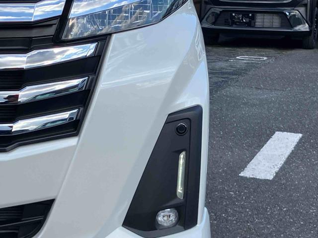 トールカスタムＧＬＥＤヘッドライト＆フォグランプ　アダプティブクルコン　１４インチアルミホイール　両側電動スライドドア　電動パーキングブレーキ　プッシュボタンスターター　コーナーセンサー　衝突被害軽減ブレーキ（千葉県）の中古車