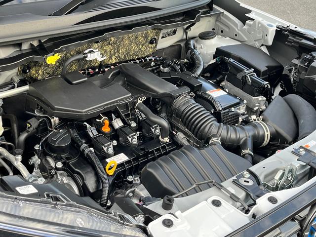 ロッキープレミアムG HEV衝突回避支援システム/横滑り防止装置/コーナーセンサー/オートエアコン/プッシュボタンエンジンスターター/アダプティブクルーズコントロール/LEDヘッドライト/電動格納ドアミラー/オートライト(千葉県)の中古車