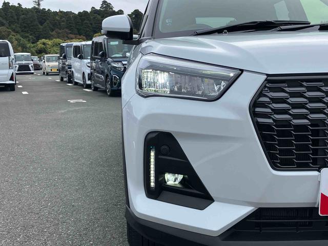 ロッキープレミアムG HEVアダプティブクルコン LEDヘッドライト&フォグランプ バックフォグランプ 17インチアルミホイール シートヒーター 電動駐車ブレーキ コーナーセンサー 衝突被害軽減ブレーキ(千葉県)の中古車