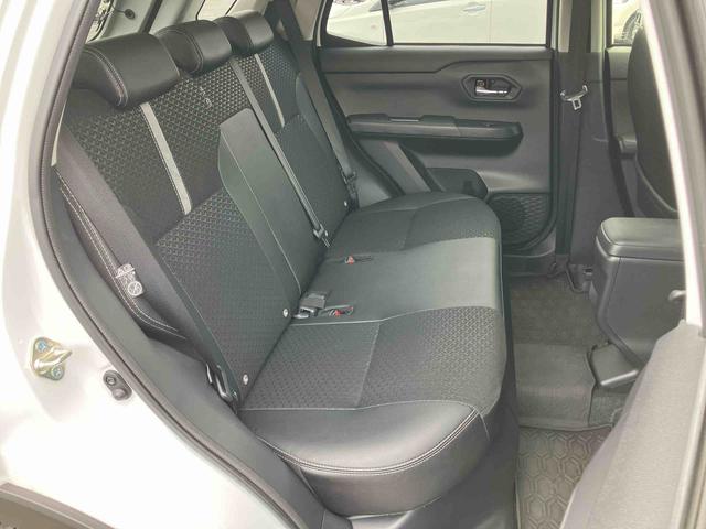 ロッキープレミアムG HEVアダプティブクルコン LEDヘッドライト&フォグランプ バックフォグランプ 17インチアルミホイール シートヒーター 電動駐車ブレーキ コーナーセンサー 衝突被害軽減ブレーキ(千葉県)の中古車