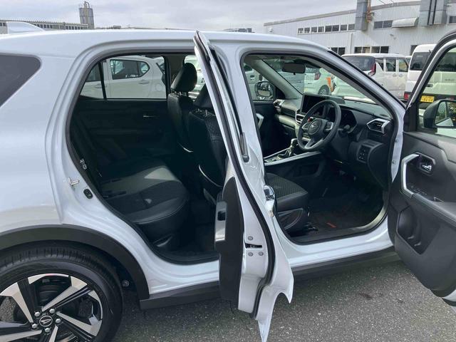 ロッキープレミアムG HEVアダプティブクルコン LEDヘッドライト&フォグランプ バックフォグランプ 17インチアルミホイール シートヒーター 電動駐車ブレーキ コーナーセンサー 衝突被害軽減ブレーキ(千葉県)の中古車