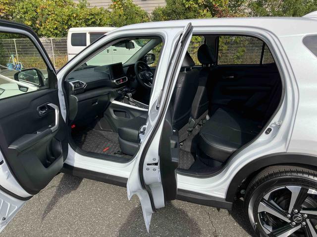 ロッキープレミアムG HEVアダプティブクルコン LEDヘッドライト&フォグランプ バックフォグランプ 17インチアルミホイール シートヒーター 電動駐車ブレーキ コーナーセンサー 衝突被害軽減ブレーキ(千葉県)の中古車