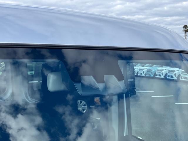 ハイゼットカーゴDXオートライト/衝突回避支援システム/オートハイビーム/横滑り防止装置/コーナーセンサー/AM・FMラジオ/マニュアルエアコン/アイドリングストップ/キーレスエントリー/オーバーヘッドシェルフ(千葉県)の中古車