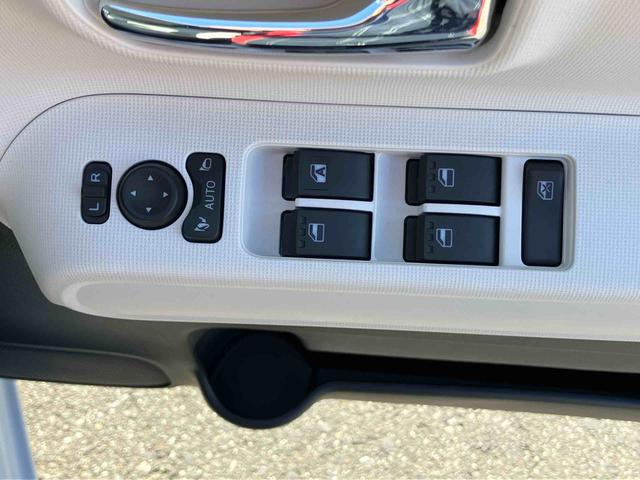 ムーヴキャンバスストライプスGターボ両側電動スライドドア LEDヘッドライト&フォグランプ シートヒーター 保温カップホルダー 電動駐車ブレーキ バックカメラ ステアリングスイッチ 自動追従クルコン 衝突被害軽減ブレーキ(千葉県)の中古車