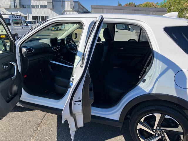 ロッキープレミアムＧ　ＨＥＶアダプティブクルコン　ＬＥＤヘッドライト＆フォグランプ　バックフォグランプ　１７インチアルミホイール　シートヒーター　電動駐車ブレーキ　コーナーセンサー　衝突被害軽減ブレーキ（千葉県）の中古車