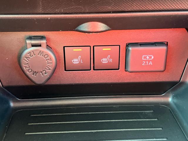 ロッキープレミアムＧ　ＨＥＶアダプティブクルコン　ＬＥＤヘッドライト＆フォグランプ　バックフォグランプ　１７インチアルミホイール　シートヒーター　電動駐車ブレーキ　コーナーセンサー　衝突被害軽減ブレーキ（千葉県）の中古車