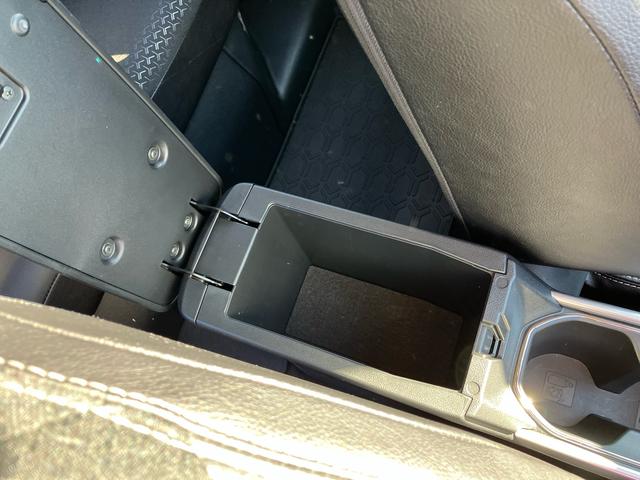 ロッキープレミアムＧ　ＨＥＶアダプティブクルコン　ＬＥＤヘッドライト＆フォグランプ　バックフォグランプ　１７インチアルミホイール　シートヒーター　電動駐車ブレーキ　コーナーセンサー　衝突被害軽減ブレーキ（千葉県）の中古車