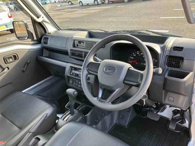 ハイゼットトラックジャンボスタンダード電子制御４ＷＤ　ＣＶＴ　衝突被害軽減ブレーキ　コーナーセンサー　横滑り防止装置　オートライト　アイドリングストップ　スピーカー一体型ＡＭ／ＦＭラジオ　エアコン　パワステ　オーバーヘッドシェルフ（千葉県）の中古車