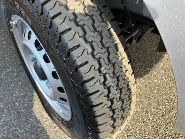 ハイゼットトラックジャンボスタンダード電子制御４ＷＤ　ＣＶＴ　衝突被害軽減ブレーキ　コーナーセンサー　横滑り防止装置　オートライト　アイドリングストップ　スピーカー一体型ＡＭ／ＦＭラジオ　エアコン　パワステ　オーバーヘッドシェルフ（千葉県）の中古車