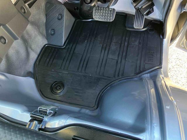 ハイゼットトラックスタンダード衝突被害軽減ブレーキ　コーナーセンサー　横滑り防止装置　オートライト　アイドリングストップ　スピーカー一体型ＡＭ／ＦＭラジオ　エアコン　パワステ（千葉県）の中古車