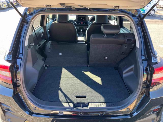 ロッキープレミアムＧ　ＨＥＶアダプティブクルコン　ＬＥＤヘッドライト＆フォグランプ　バックフォグランプ　１７インチアルミホイール　シートヒーター　電動駐車ブレーキ　コーナーセンサー　衝突被害軽減ブレーキ（千葉県）の中古車