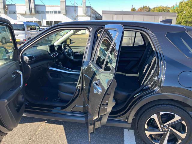 ロッキープレミアムＧ　ＨＥＶアダプティブクルコン　ＬＥＤヘッドライト＆フォグランプ　バックフォグランプ　１７インチアルミホイール　シートヒーター　電動駐車ブレーキ　コーナーセンサー　衝突被害軽減ブレーキ（千葉県）の中古車