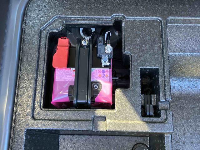 ロッキープレミアムＧ　ＨＥＶアダプティブクルコン　ＬＥＤヘッドライト＆フォグランプ　バックフォグランプ　１７インチアルミホイール　シートヒーター　電動駐車ブレーキ　コーナーセンサー　衝突被害軽減ブレーキ（千葉県）の中古車