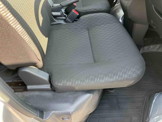 ハイゼットカーゴＤＸ衝突被害軽減ブレーキ　コーナーセンサー　オートライト　プライバシーガラス　フロントパワーウィンドウ　オーバーヘッドシェルフ　スピーカー一体型ＡＭ・ＦＭラジオ　キーレスエントリー　アイドリングストップ（千葉県）の中古車