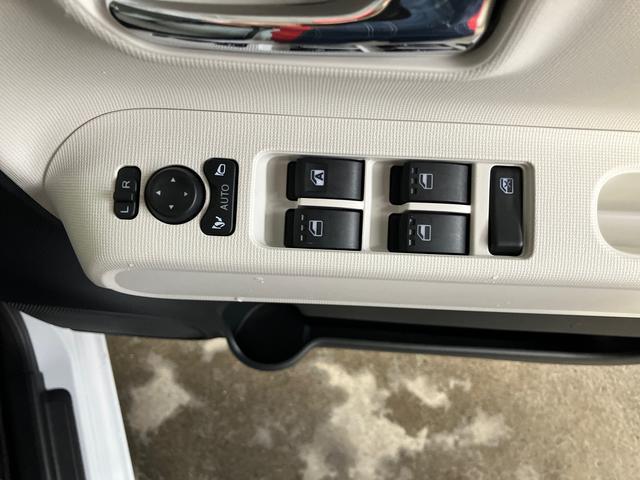 ムーヴキャンバスストライプスＧＬＥＤヘッドライト／両側電動スライドドア／コーナーセンサー／アイドリングストップ／衝突回避支援システム／横滑り防止装置／オートライト／オートエアコン／キーフリー／電動格納ミラー／電動パーキングブレーキ（千葉県）の中古車