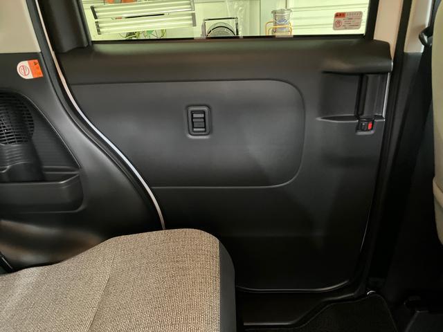 ムーヴキャンバスストライプスＧＬＥＤヘッドライト／両側電動スライドドア／コーナーセンサー／アイドリングストップ／衝突回避支援システム／横滑り防止装置／オートライト／オートエアコン／キーフリー／電動格納ミラー／電動パーキングブレーキ（千葉県）の中古車